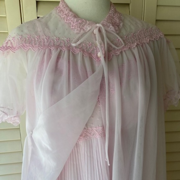 Vintage Seamprufe Waltz Length Peignoir Set - Picture 6 of 14